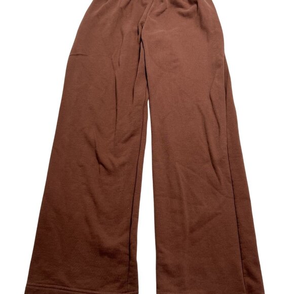ALO Yoga Accolade Straight Leg Sweatpants in Chestnut - Picture 4 of 5